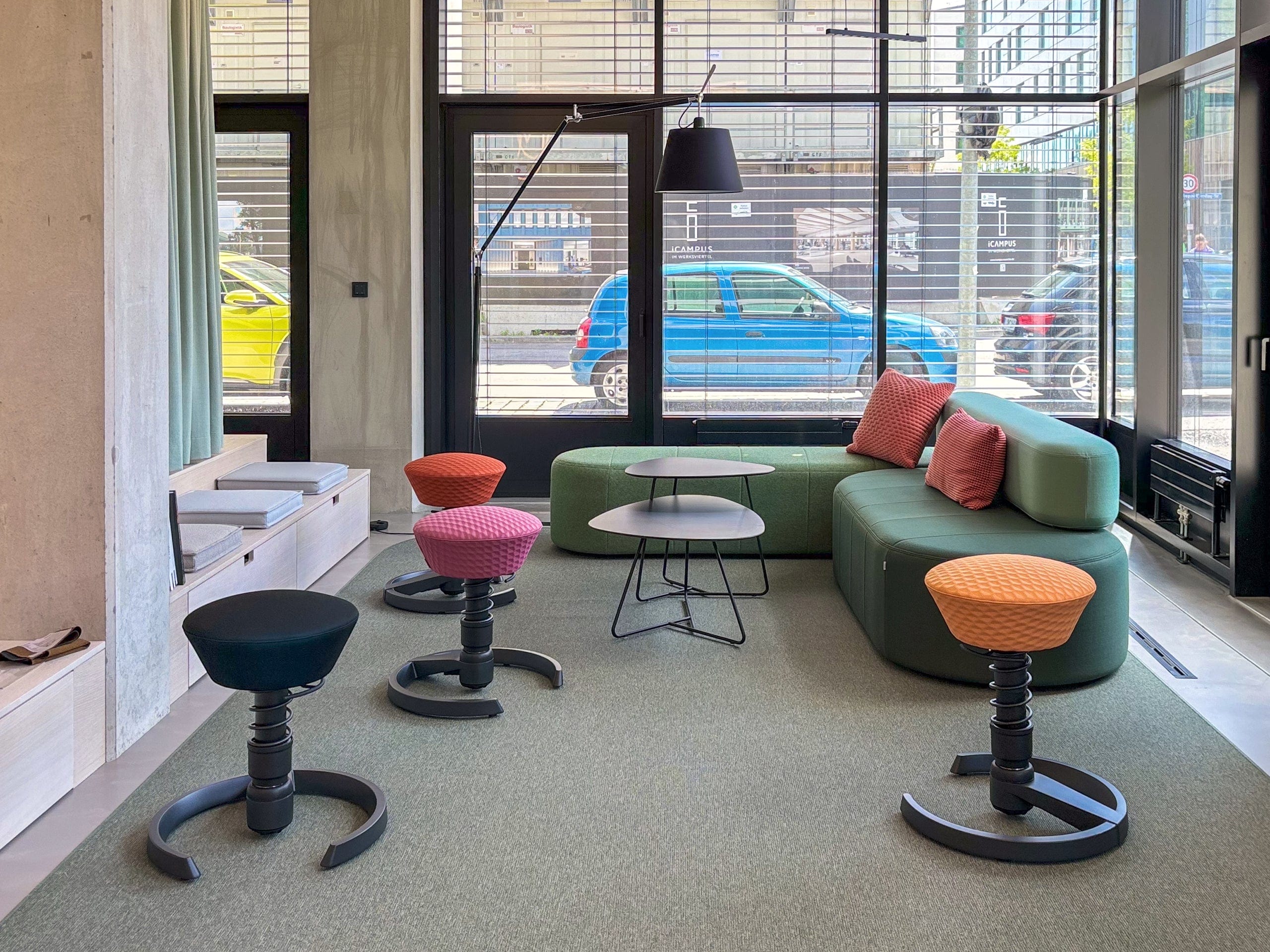 Aeris stattet aus: IDX 81 Showroom in München