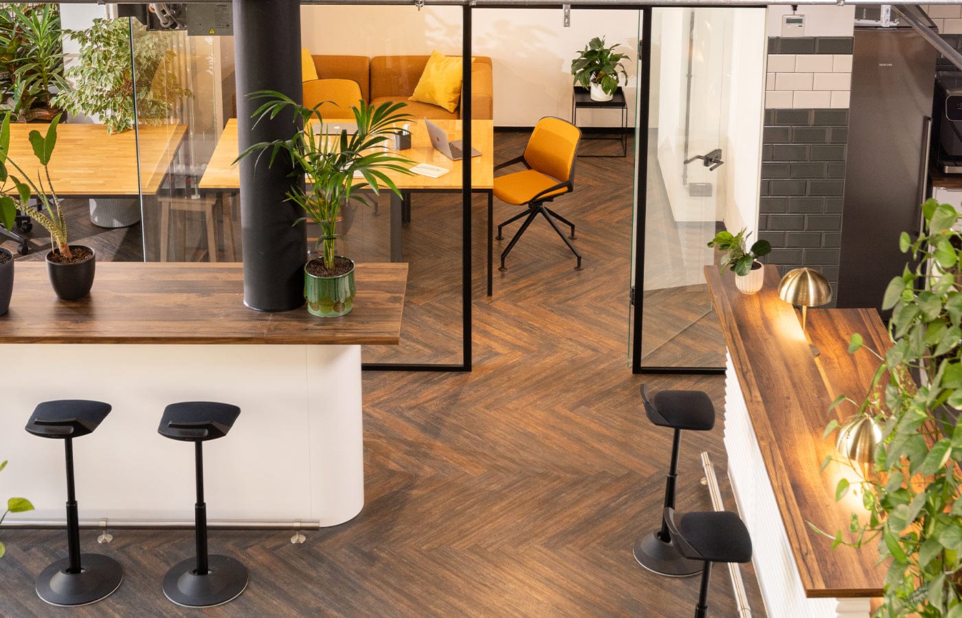 aeris district one besprechung_small.jpg?v=1763469164