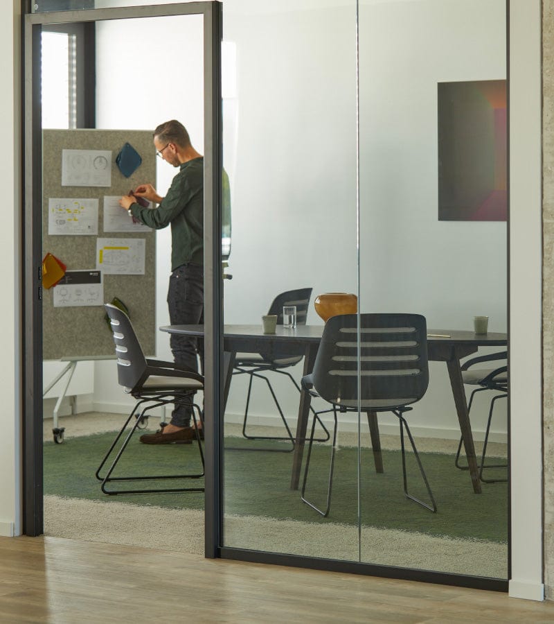 Aeris Numo Comfort: Der Konferenzstuhl für gesundes Sitzen